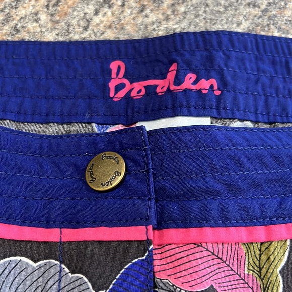 Boden board shorts, size 16 - Picture 2 of 9